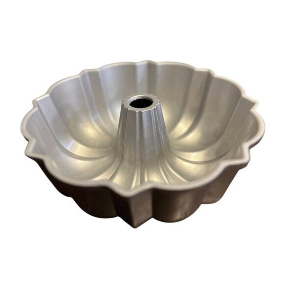Nordic Ware Original Bundt Pan 10" - Picture 1 of 8
